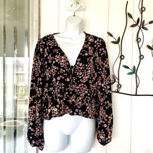 Floral Long Sleeves Cropped Top